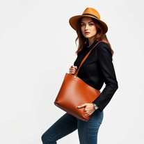 Pose model humain pour produit maroquinerie